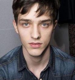 欧美严肃帅哥图片,冷峻魅力,诠释经典风度